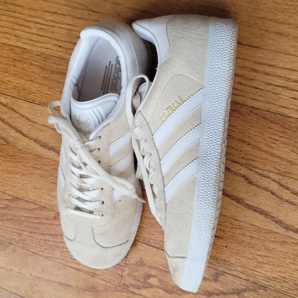 adidas gazelle beige suede